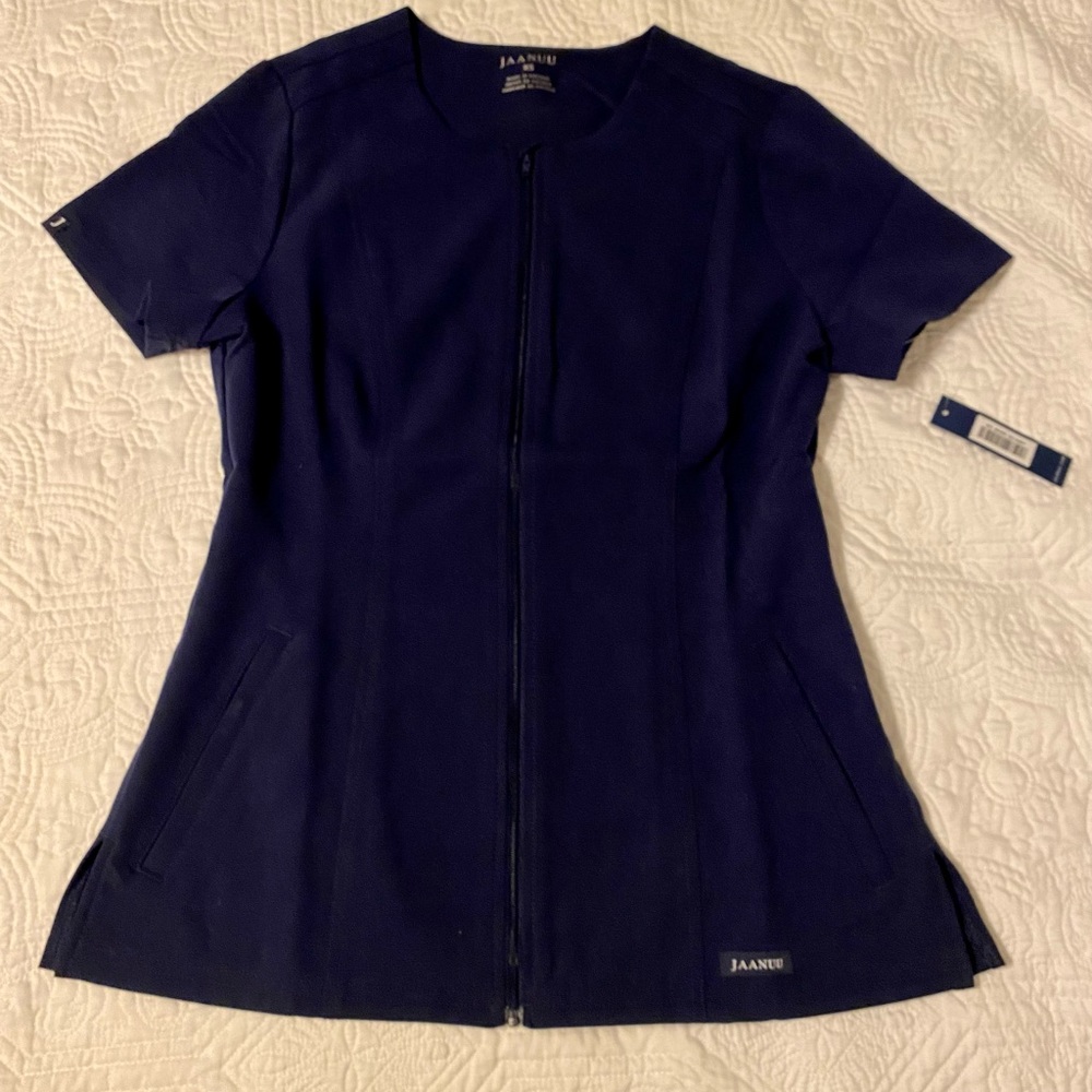 Jaanuu NWT Scrub top XS Navy Blue